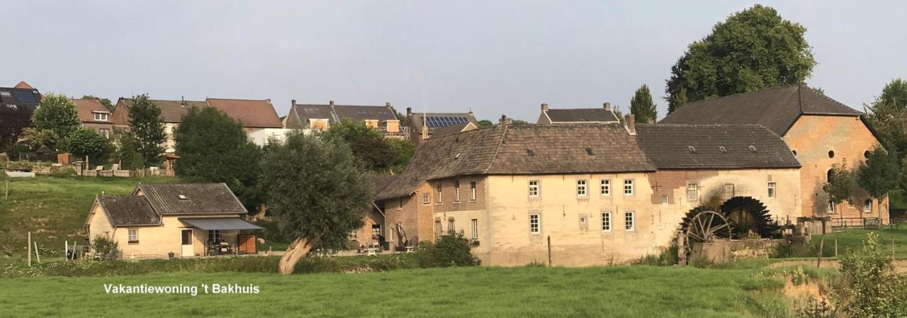 Aan De Watermolen Vakantiewoningen Wijlre Luaran gambar