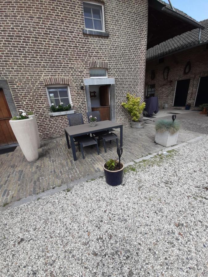 Aan De Watermolen Vakantiewoningen Wijlre Luaran gambar