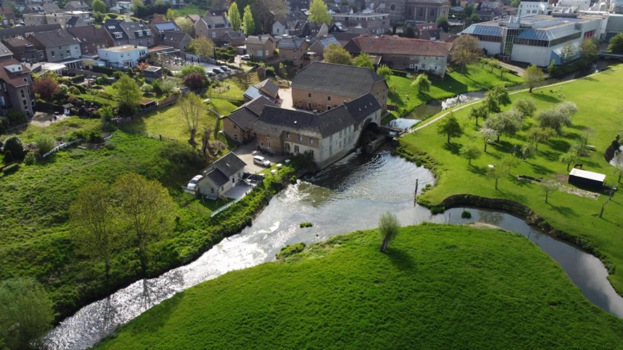 Aan De Watermolen Vakantiewoningen Wijlre Luaran gambar