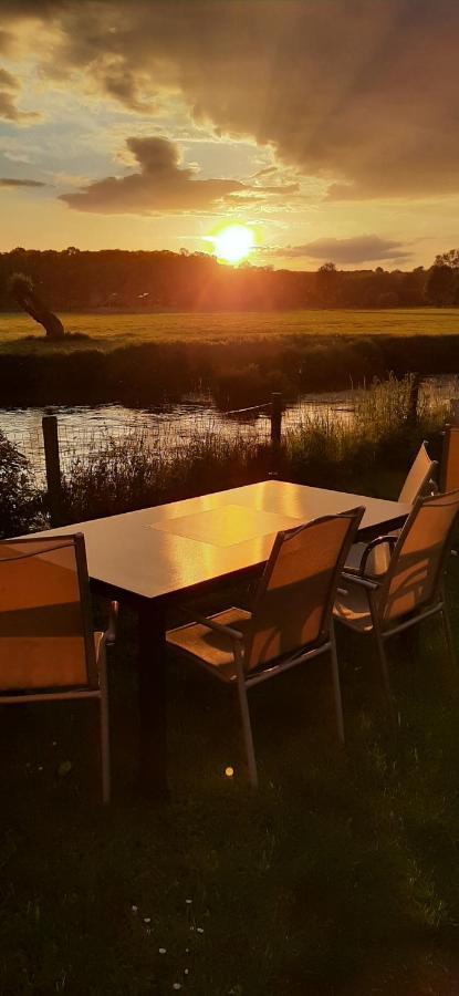 Aan De Watermolen Vakantiewoningen Wijlre Luaran gambar