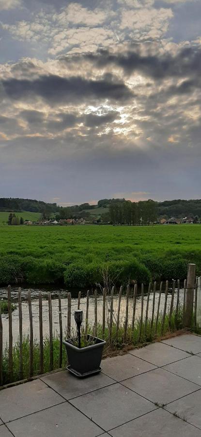 Aan De Watermolen Vakantiewoningen Wijlre Luaran gambar